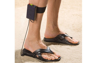 Figura 7 - Sandalia con detector de metales - http://www.hammacher.com/product/76779
Figura 7 - Sandalia con detector de metales - http://www.hammacher.com/product/76779