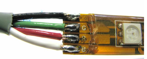 Figura 8 - Conexión de cinta RGB
Figura 8 - Conexión de cinta RGB