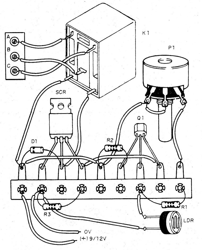 Figura 2 - Montaje mediante un puente de terminales
Figura 2 - Montaje mediante un puente de terminales